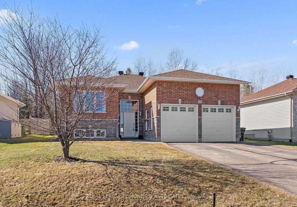 669-fairview-avenue-s-laurentian-valley-ontario-x13154704