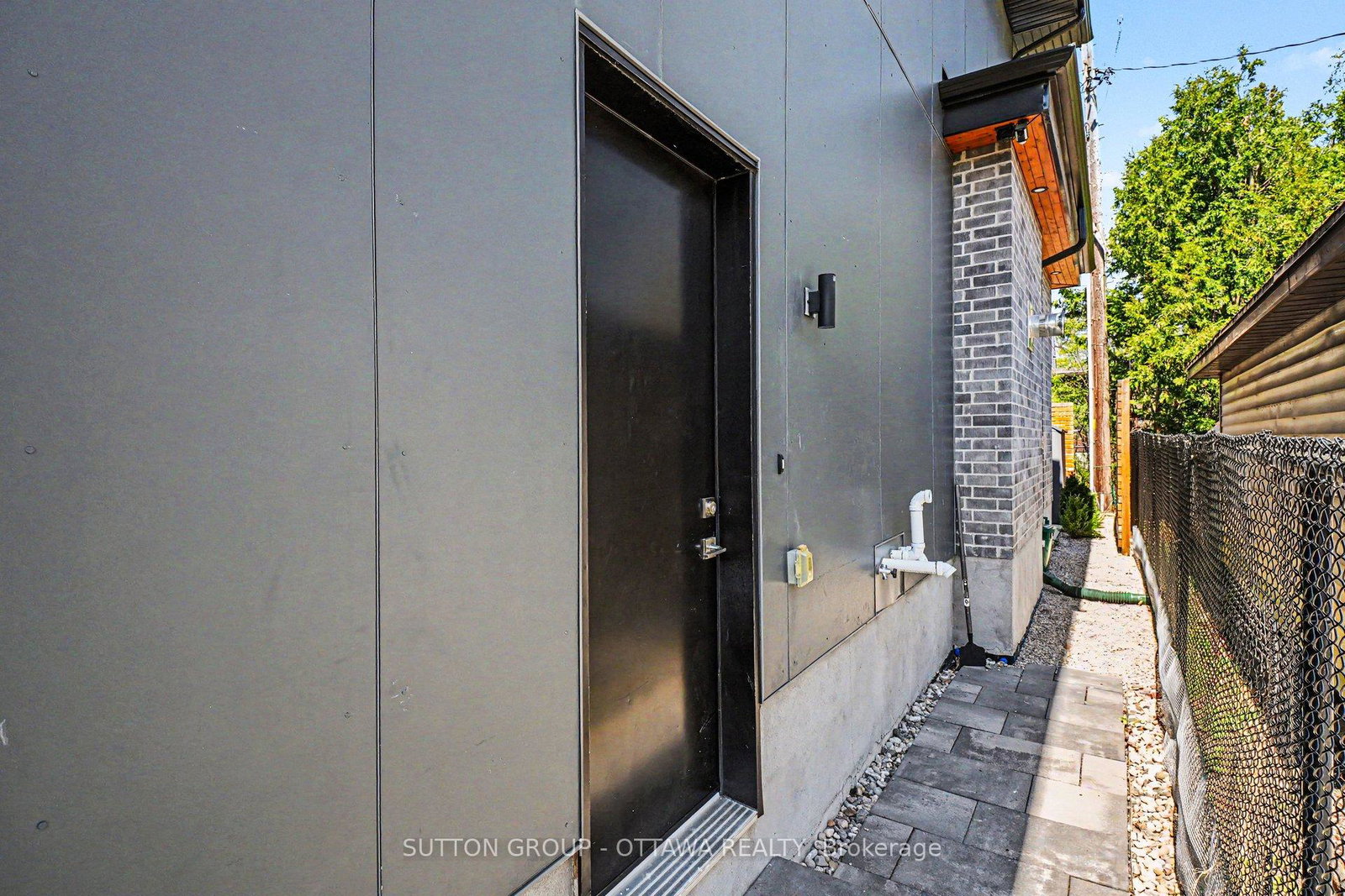 17-lotta-avenue-ottawa-ontario-x13154938