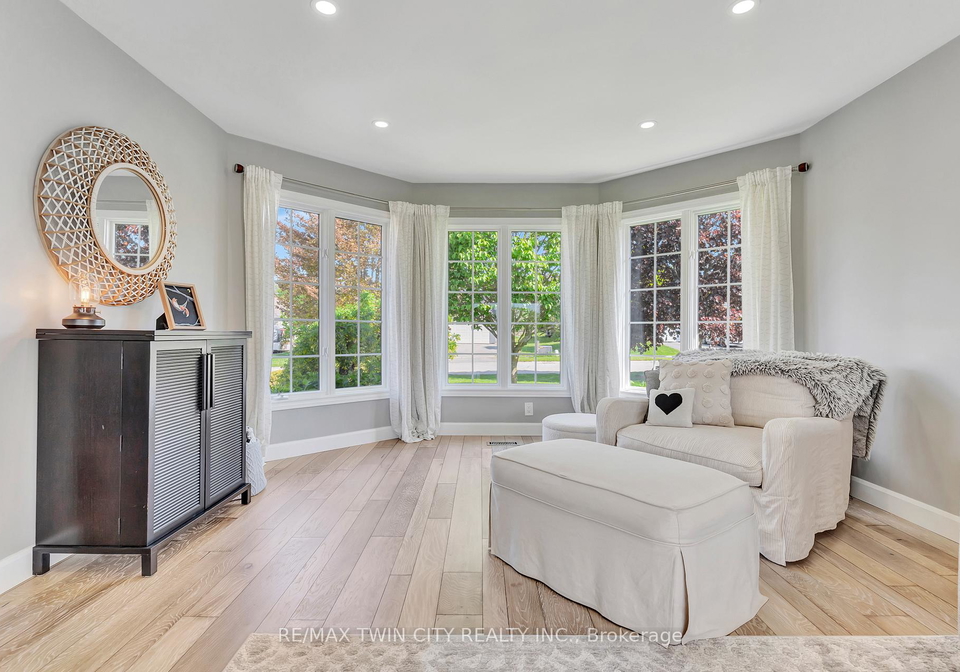 3-russell-crescent-brant-ontario-x13155576
