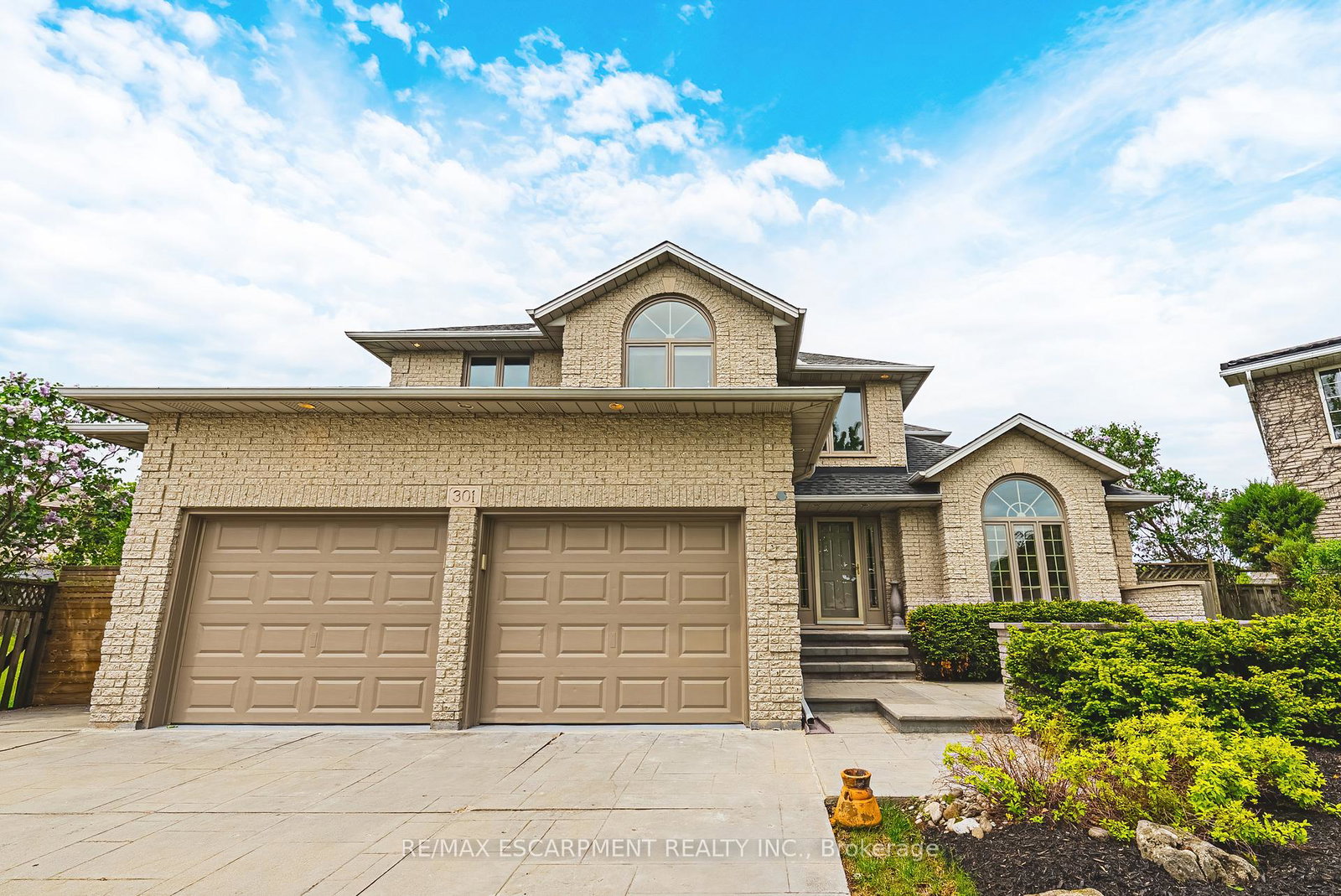 301-parkwood-crescent-hamilton-ontario-x13155708