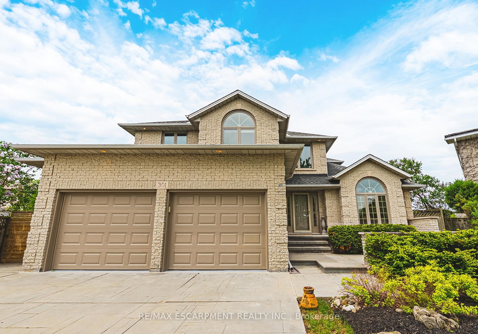 301-parkwood-crescent-hamilton-ontario-x13155708