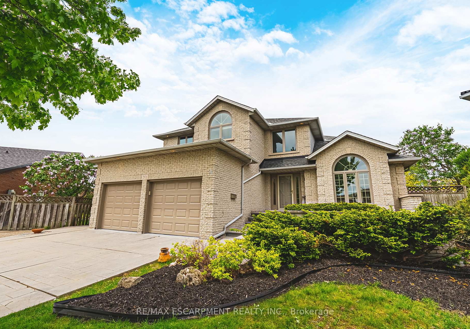 301-parkwood-crescent-hamilton-ontario-x13155708