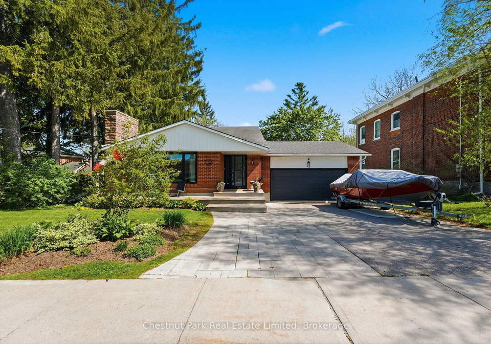 32-barker-street-prince-edward-county-ontario-x13155760