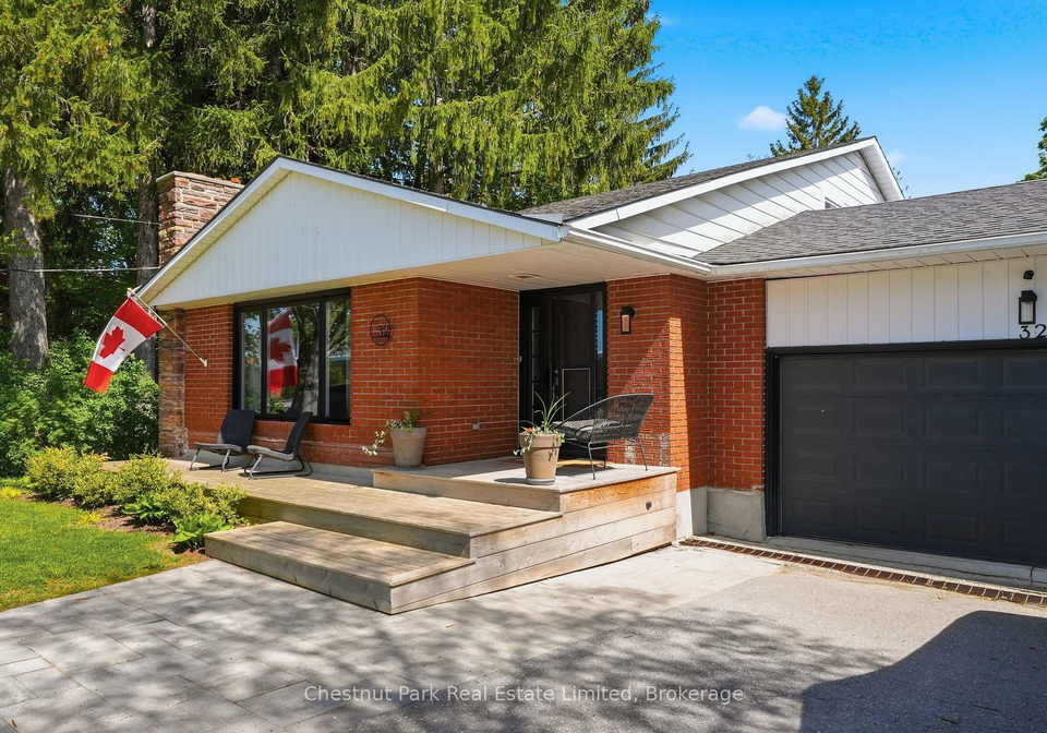32-barker-street-prince-edward-county-ontario-x13155760
