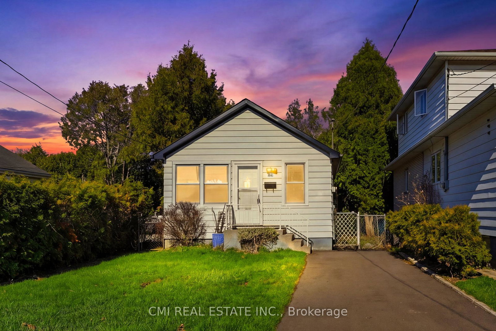86-adair-avenue-s-hamilton-ontario-x13155776
