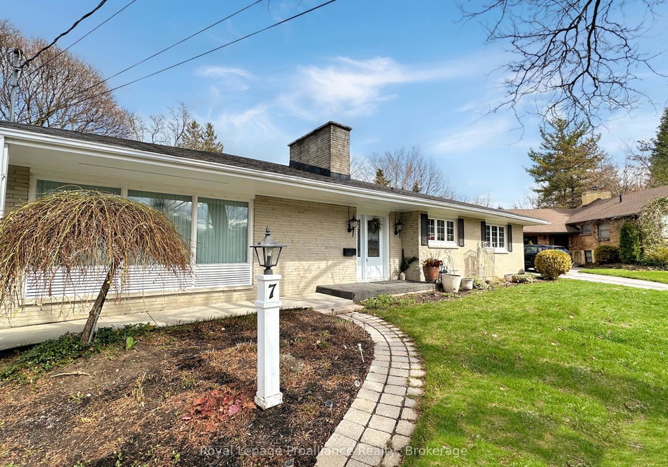 7-eastwood-park-drive-belleville-ontario-x13155796