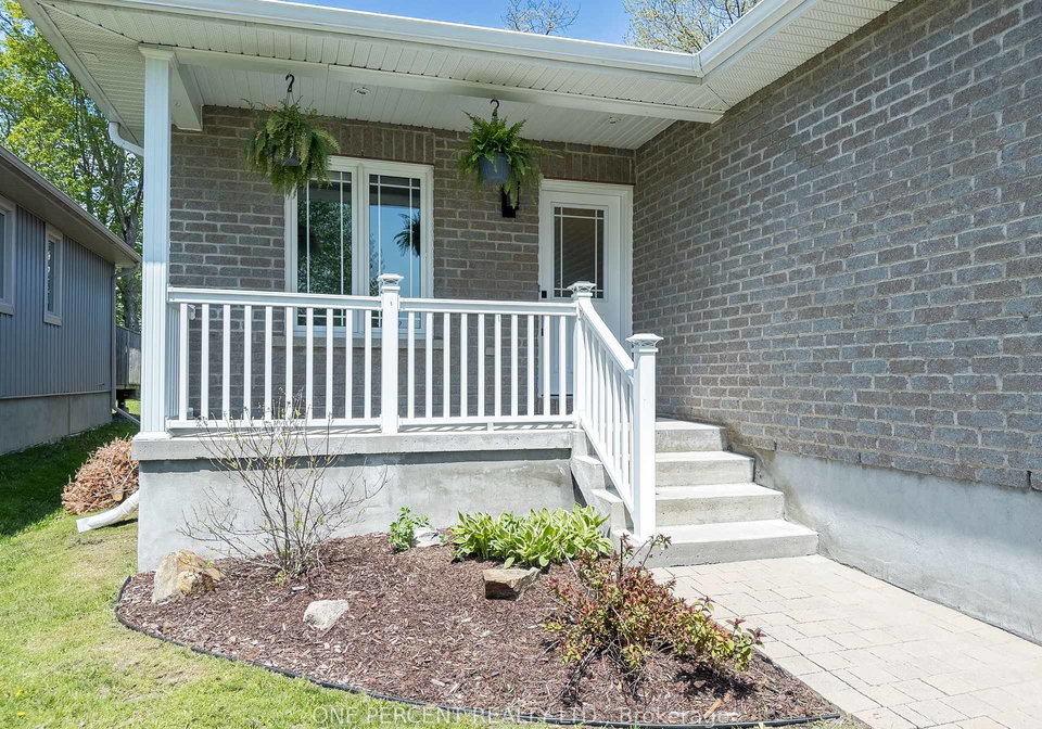 135-islandview-drive-loyalist-ontario-x13156126