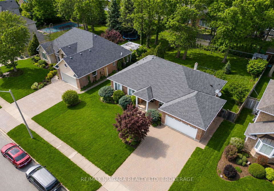 8165-mount-olive-crescent-niagara-falls-ontario-x13156890