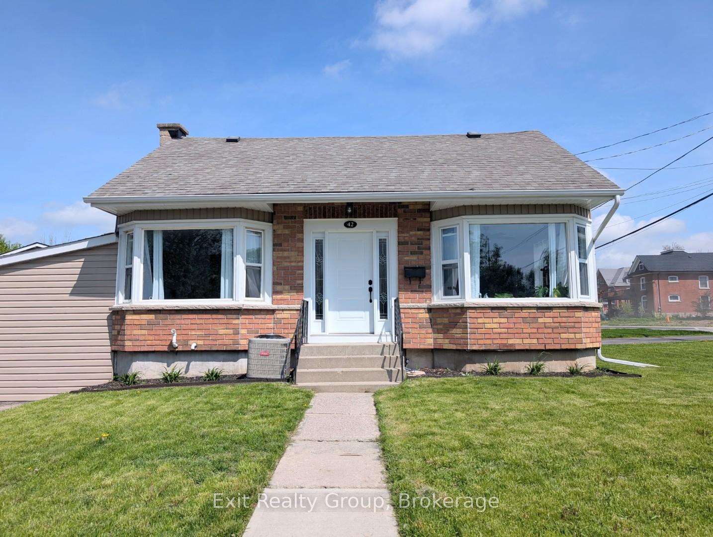 42-mcgill-street-quinte-west-ontario-x13156916