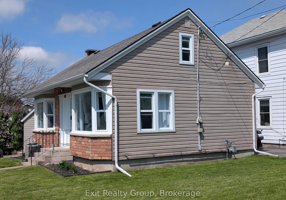 42-mcgill-street-quinte-west-ontario-x13156916