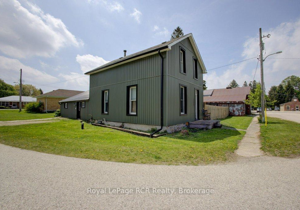2056-mill-street-e-howick-ontario-x13157058
