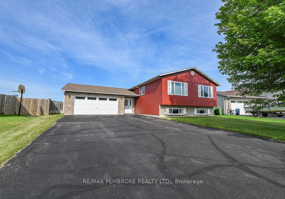 8-greenvale-crescent-petawawa-ontario-x13157172