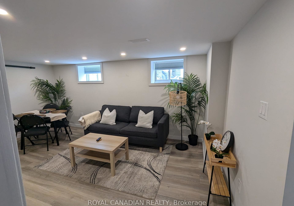 67-seven-oaks-drive-hamilton-ontario-x13157234