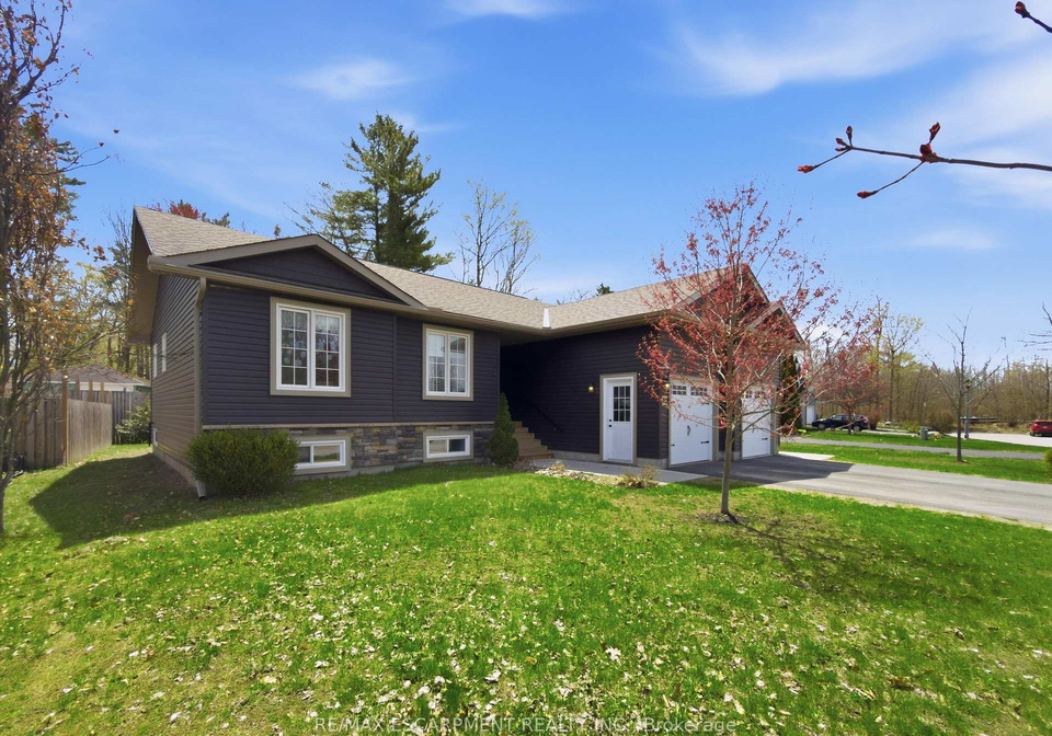 10-thain-street-w-gravenhurst-ontario-x13157476