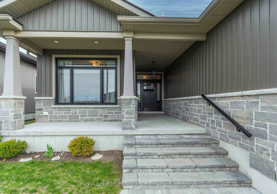 31-schmidt-way-quinte-west-ontario-x13157506