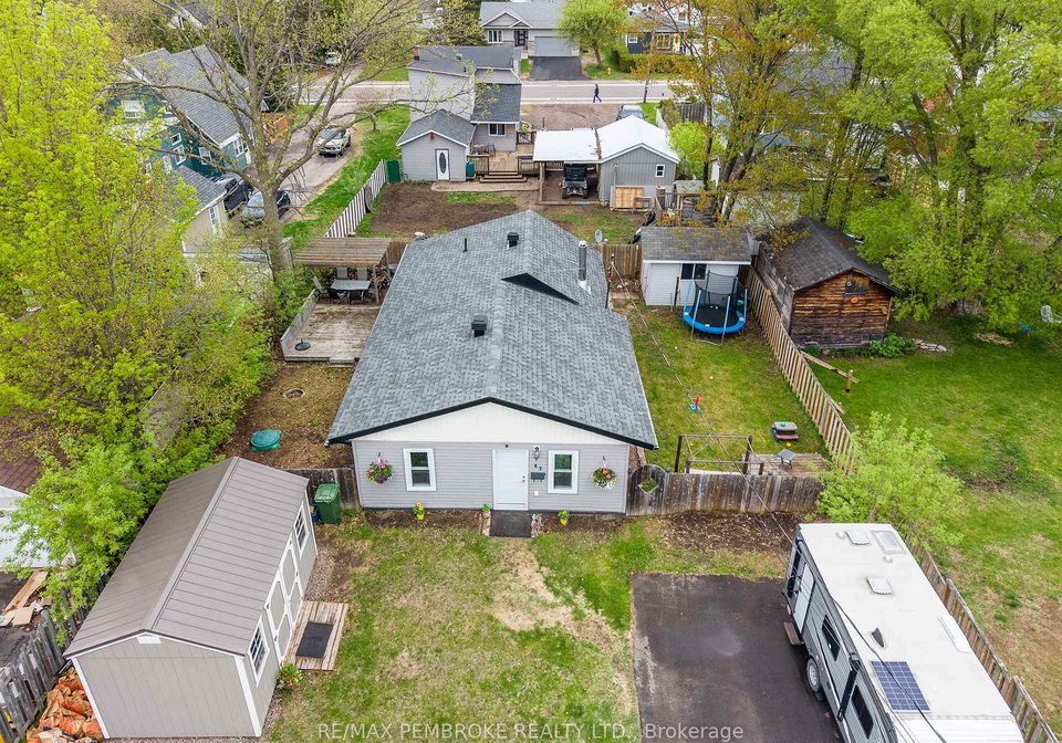 42-selkirk-street-petawawa-ontario-x13157928
