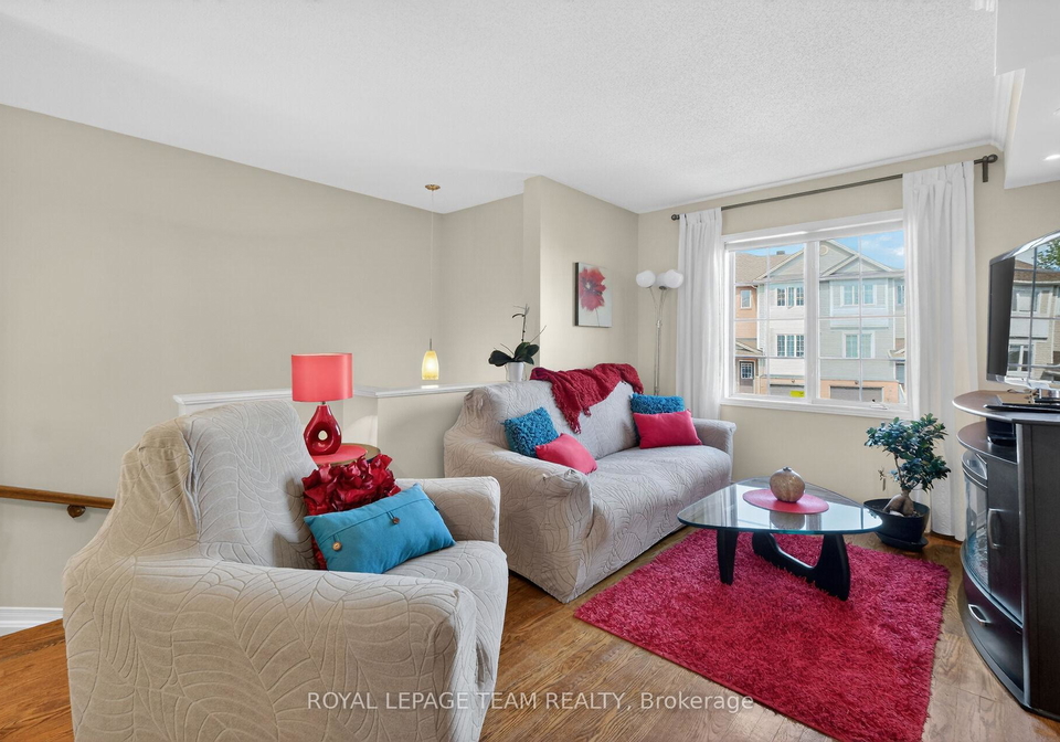 8-manhattan-crescent-ottawa-ontario-x13158100