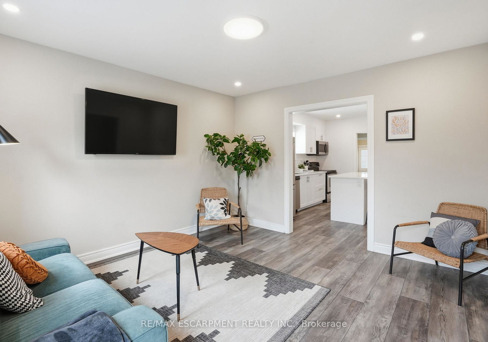 390-hunter-street-w-hamilton-ontario-x13158232