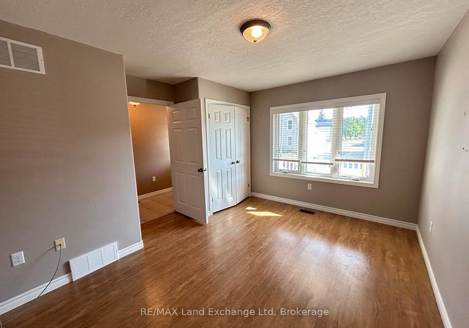 32-victoria-street-w-north-huron-ontario-x13158382