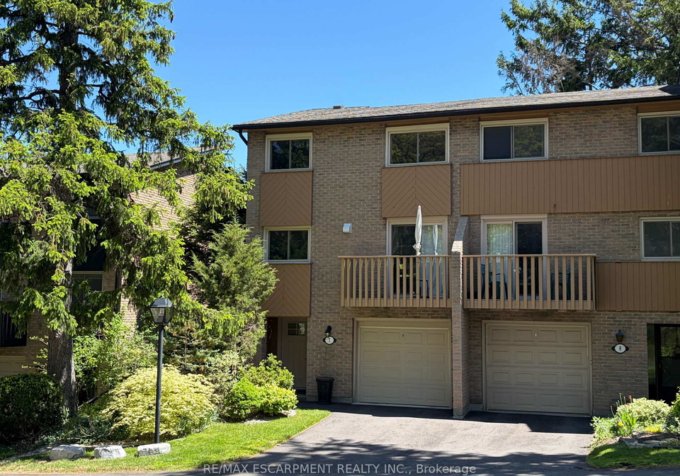 196main-street-w-hamilton-ontario-x13158390