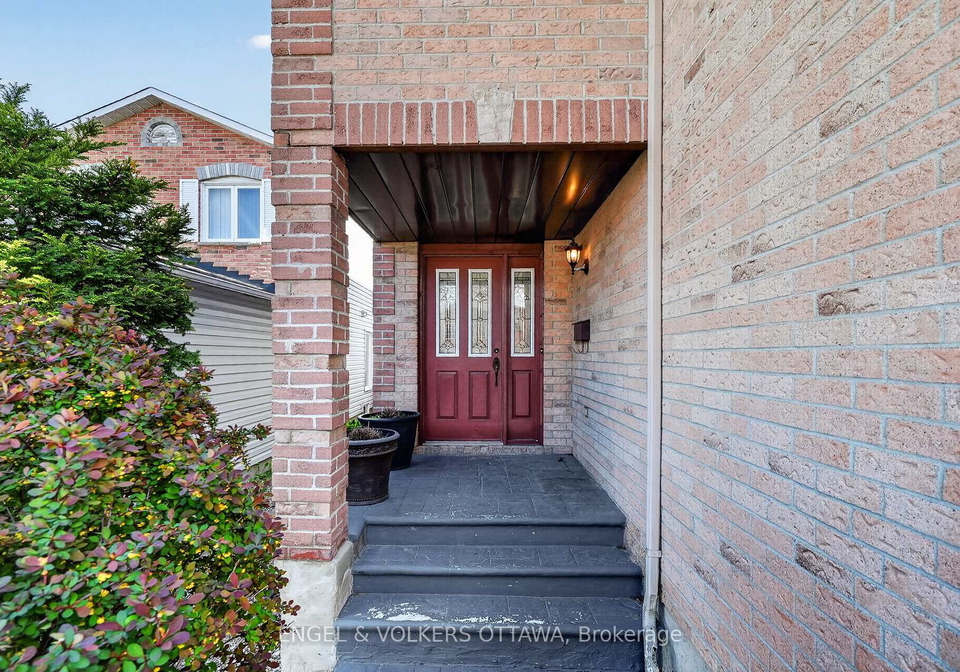 6592-windsong-avenue-ottawa-ontario-x13158688