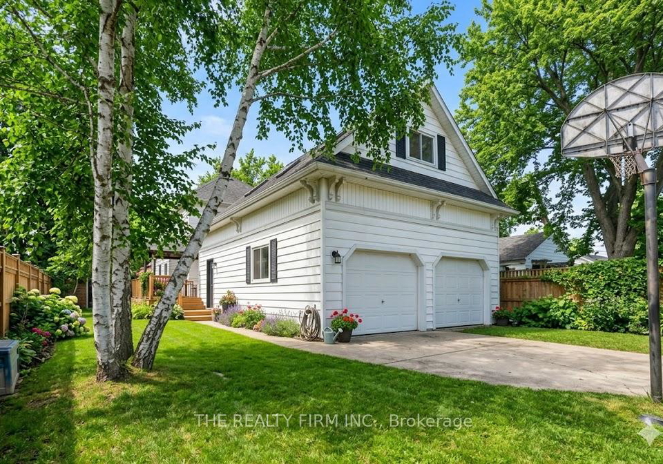 422-greenfield-street-petrolia-ontario-x13159080