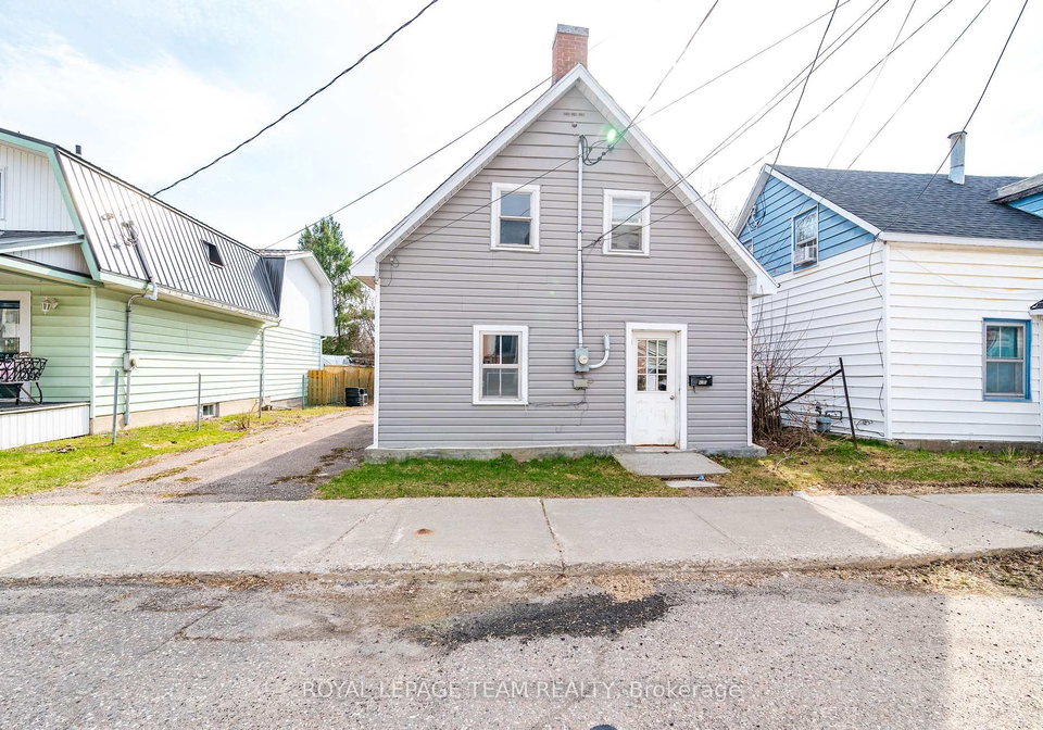 42-bonnechere-street-w-renfrew-ontario-x13159142