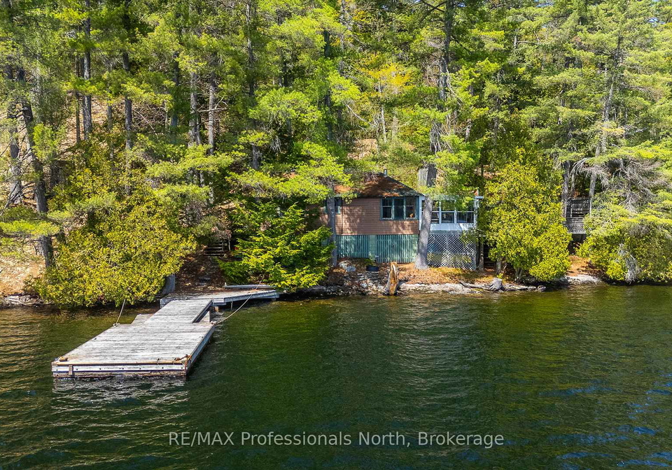 10145-little-hawk-west-sho-algonquin-highlands-ontario-x13159208