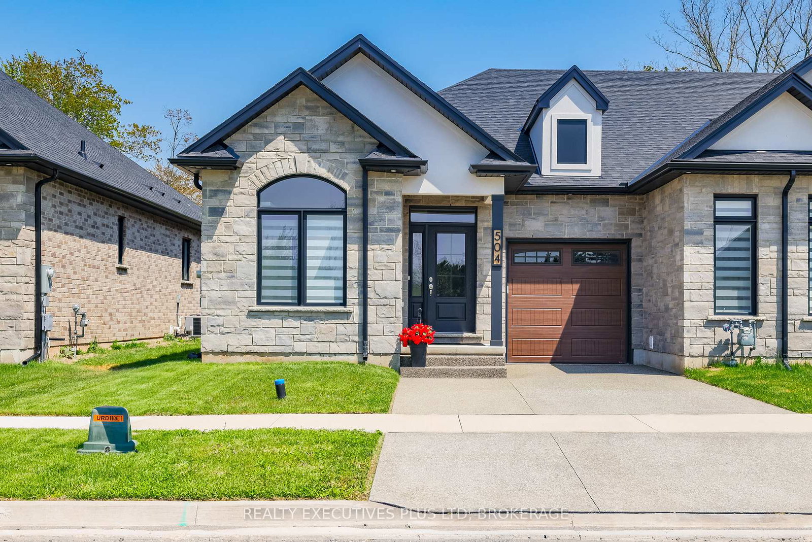 504-royal-ridge-court-fort-erie-ontario-x13159394