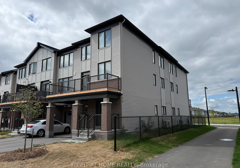 42-stitch-mews-ottawa-ontario-x13159698