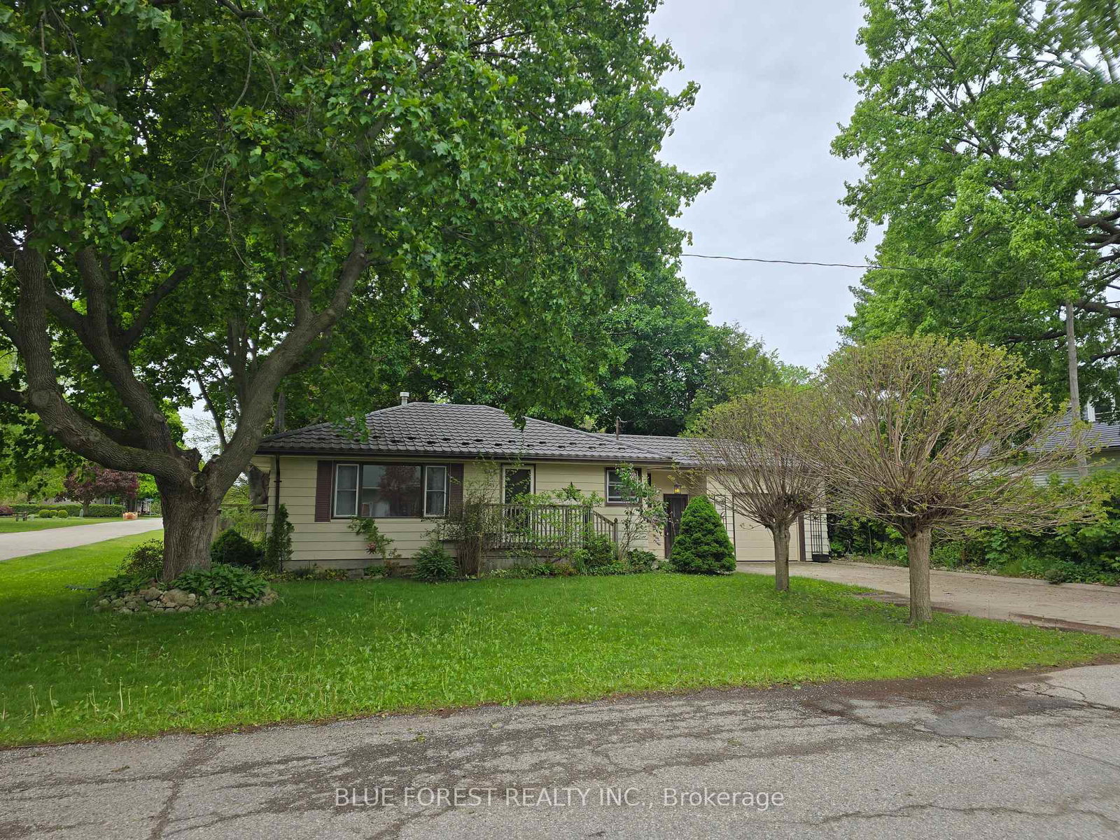 234-flora-street-west-elgin-ontario-x13159744