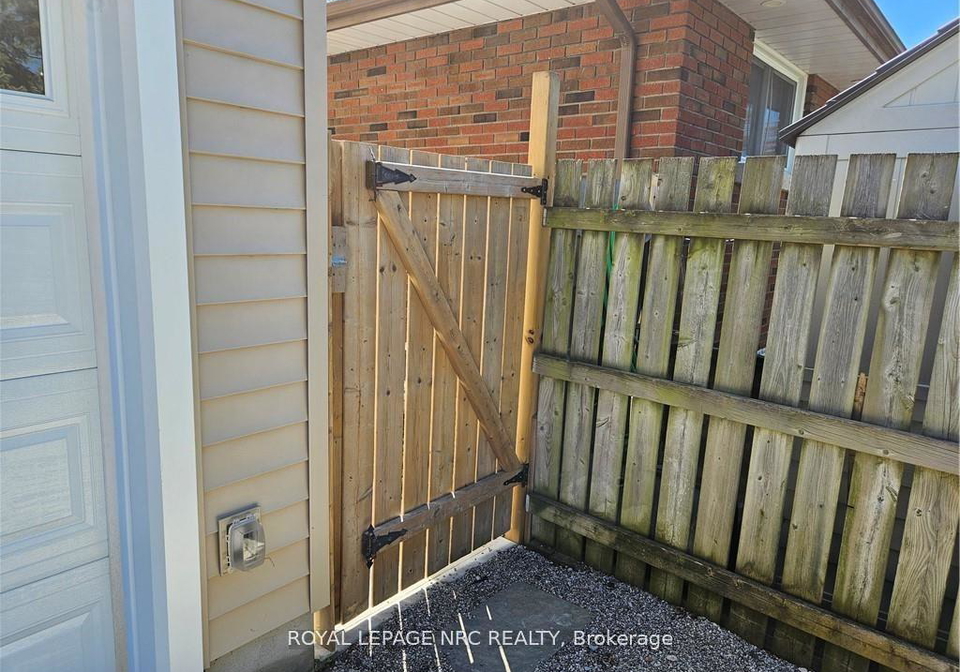 5-kilbourne-crescent-st-catharines-ontario-x13159878