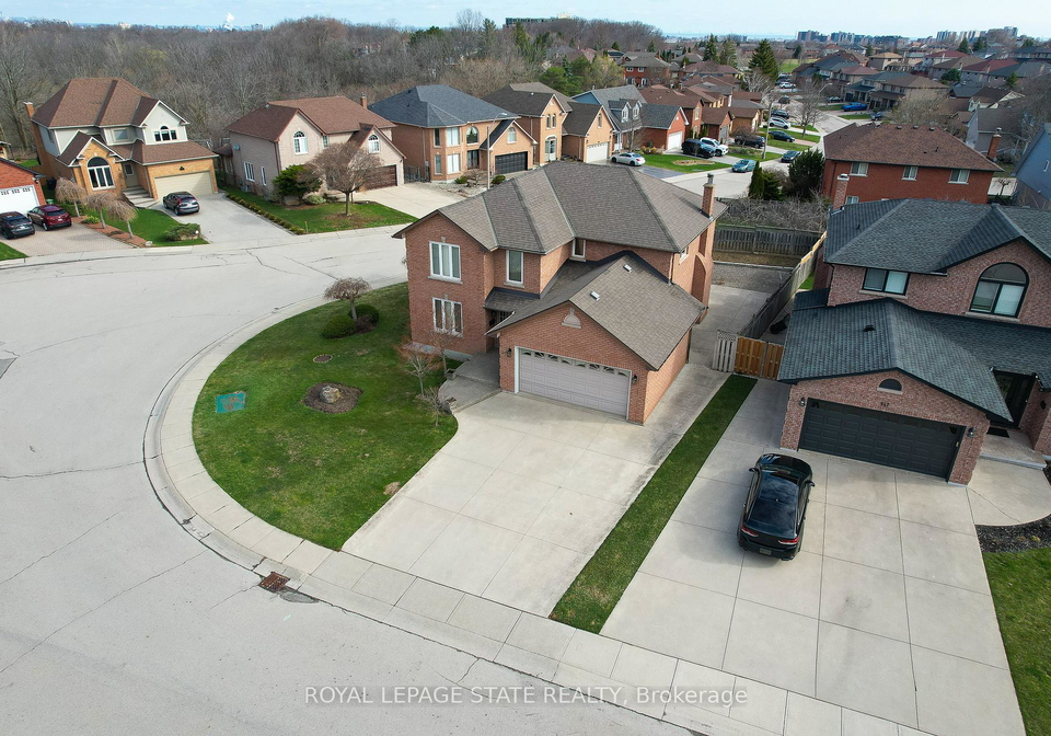 137-national-drive-hamilton-ontario-x13160096