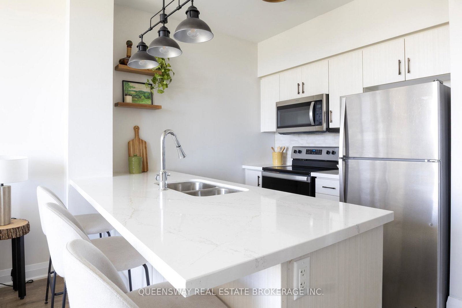 16-concord-place-grimsby-ontario-x13160154