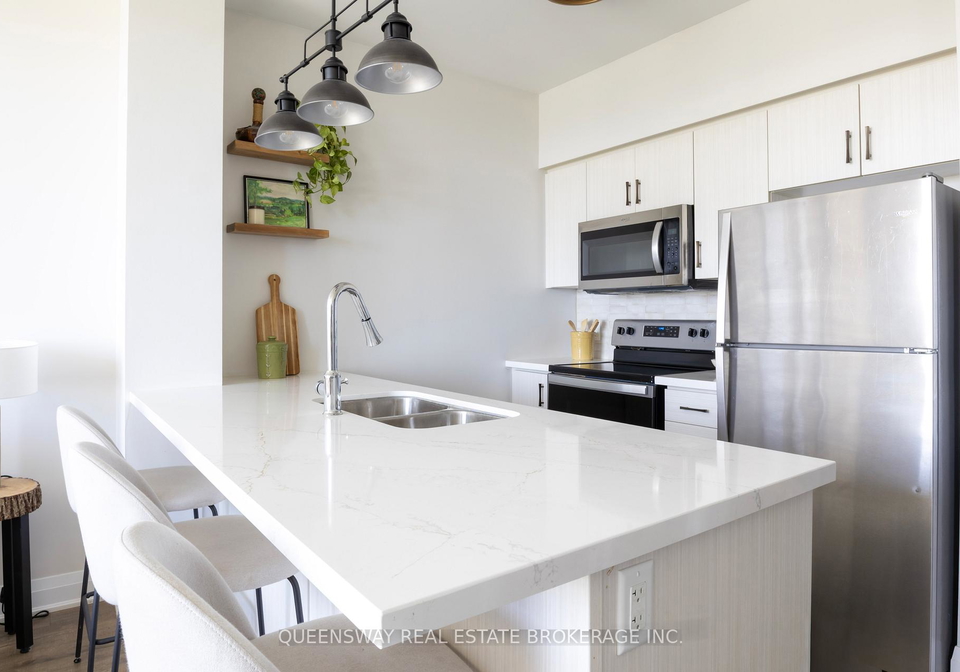 16-concord-place-grimsby-ontario-x13160154