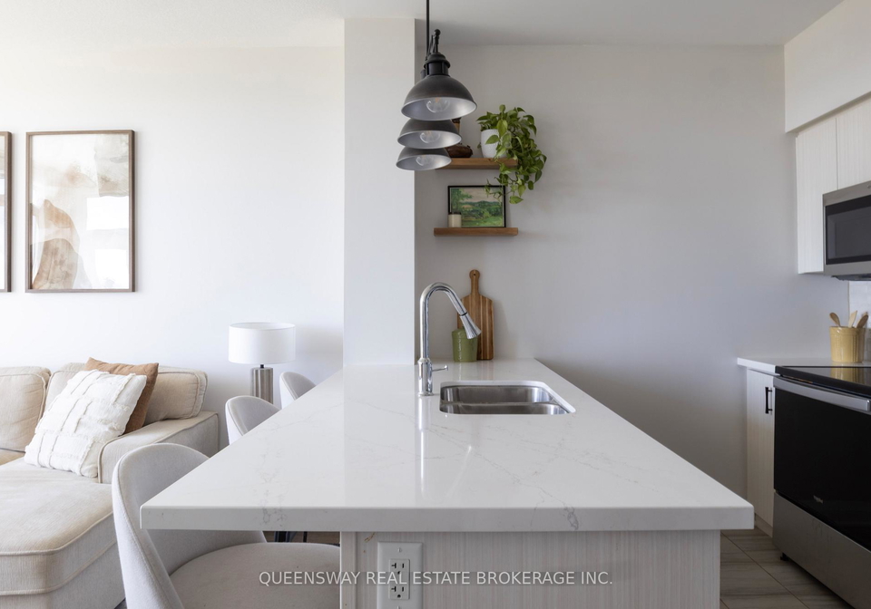 16-concord-place-grimsby-ontario-x13160154