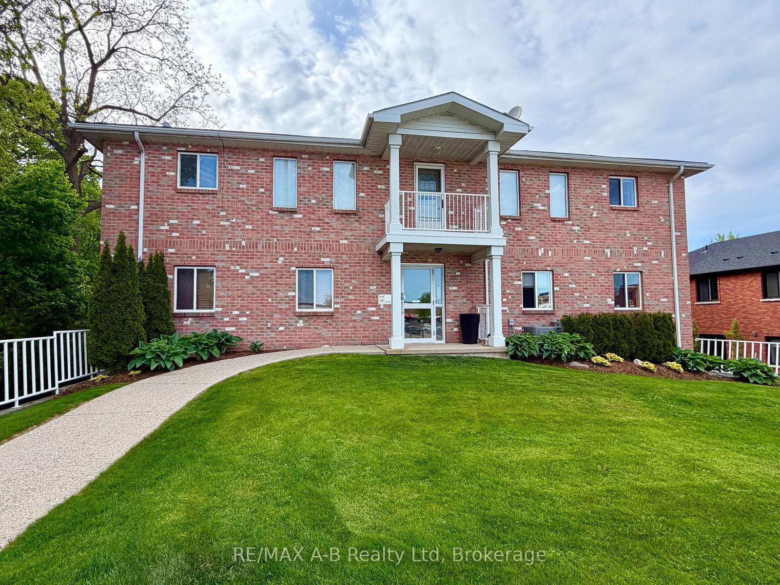 84-church-street-stratford-ontario-x13160326