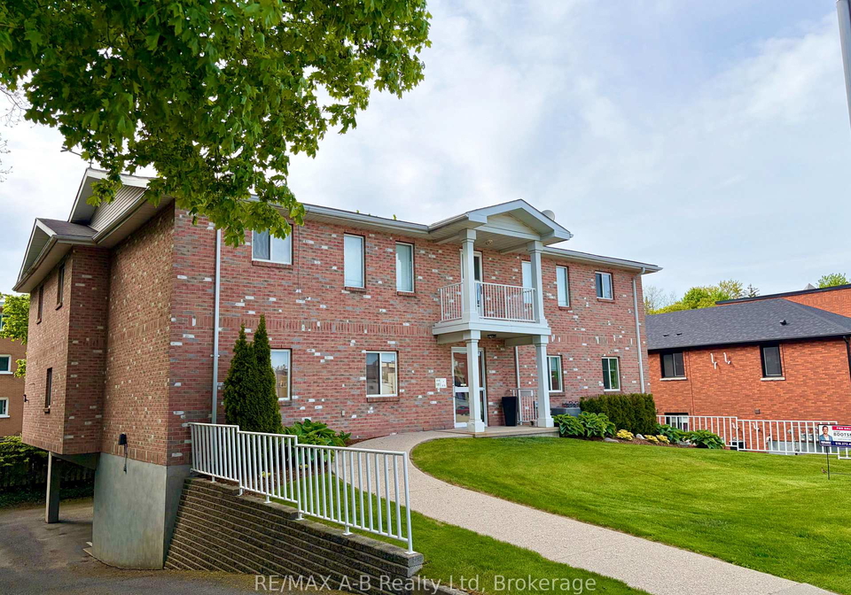 84-church-street-stratford-ontario-x13160326