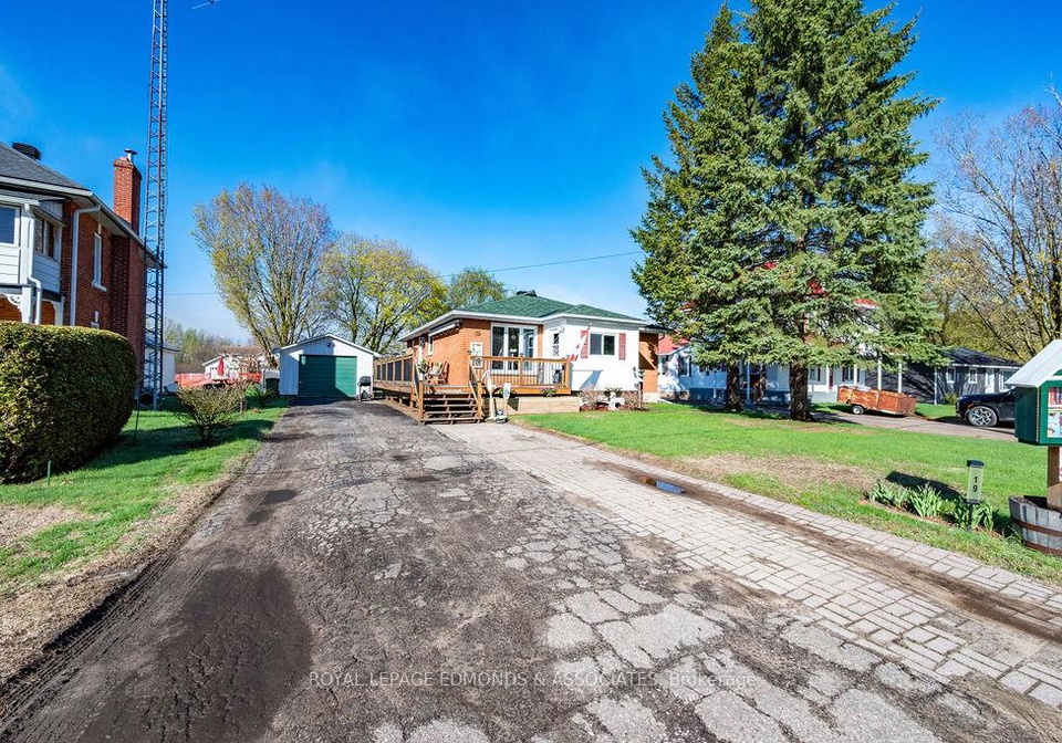 19-elliott-street-whitewater-region-ontario-x13160640