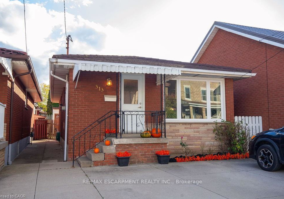 313-barton-street-w-hamilton-ontario-x13160970