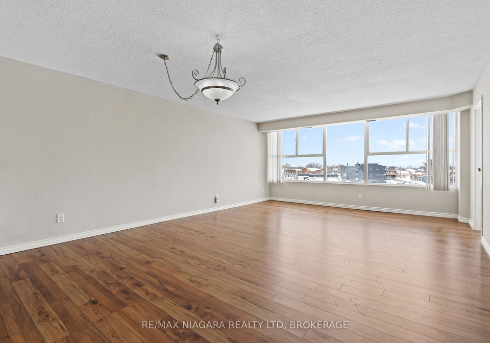7-gale-crescent-st-catharines-ontario-x13161476
