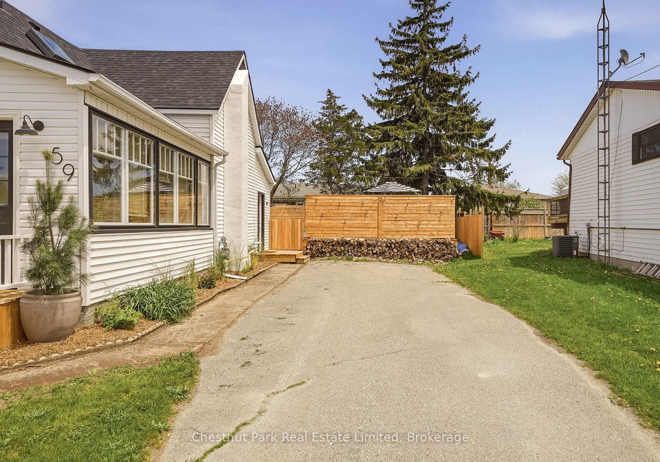 59-maple-street-prince-edward-county-ontario-x13161546