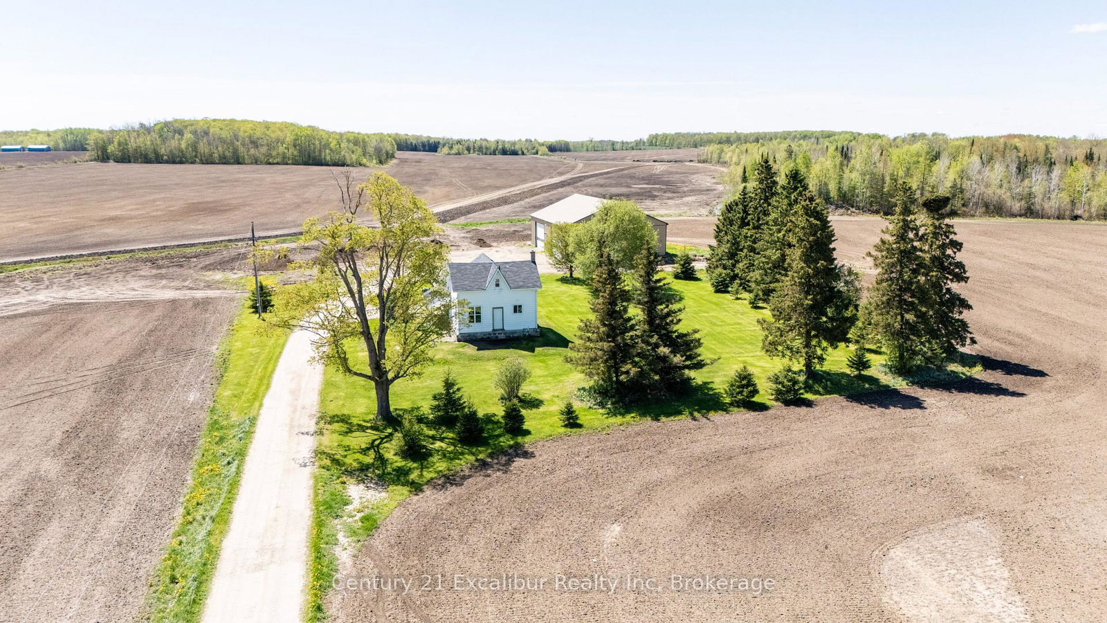 8323-line-12-road-w-wellington-north-ontario-x13162196