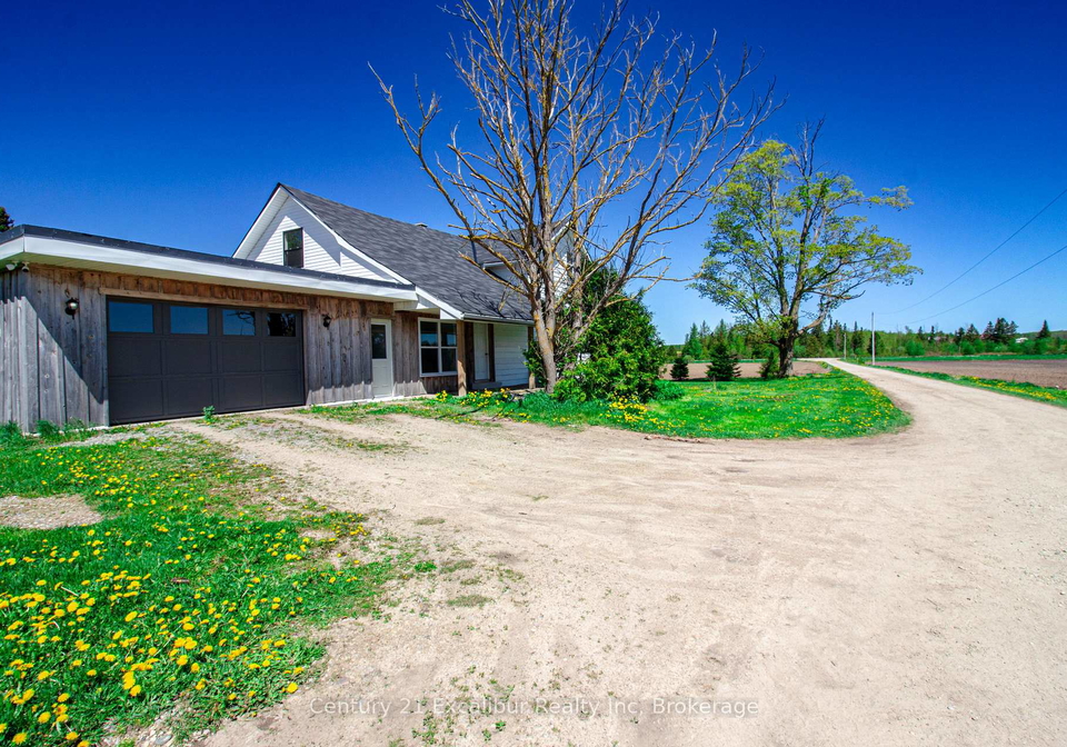 8323-line-12-road-w-wellington-north-ontario-x13162196