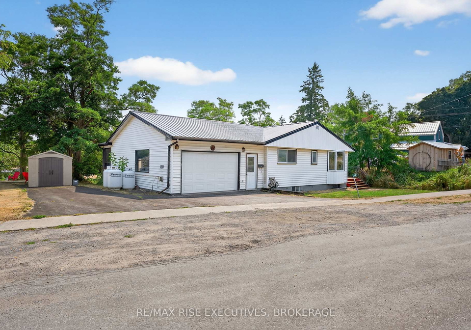 14-highway-95-frontenac-islands-ontario-x13162206