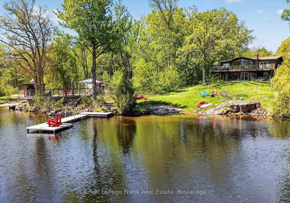 2633-fire-route-49a-selwyn-ontario-x13162228