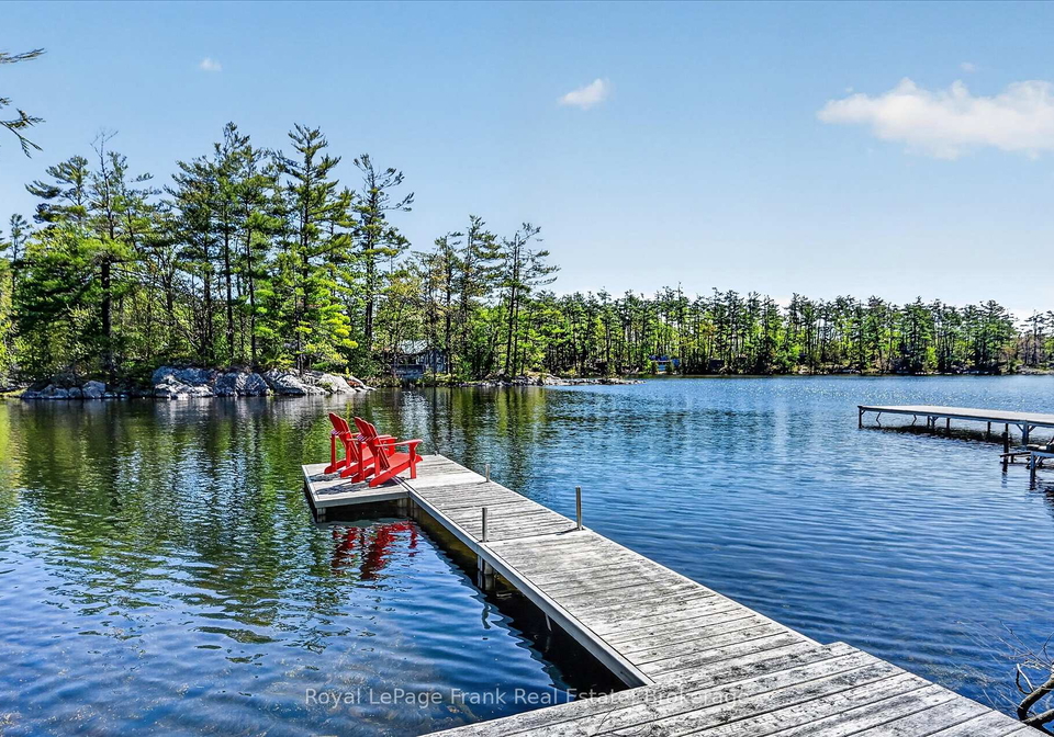 2633-fire-route-49a-selwyn-ontario-x13162228
