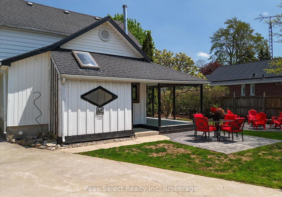 241-king-street-lucan-biddulph-ontario-x13162256