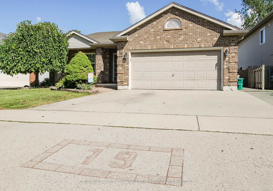 19-windle-village-crescent-thorold-ontario-x13162292