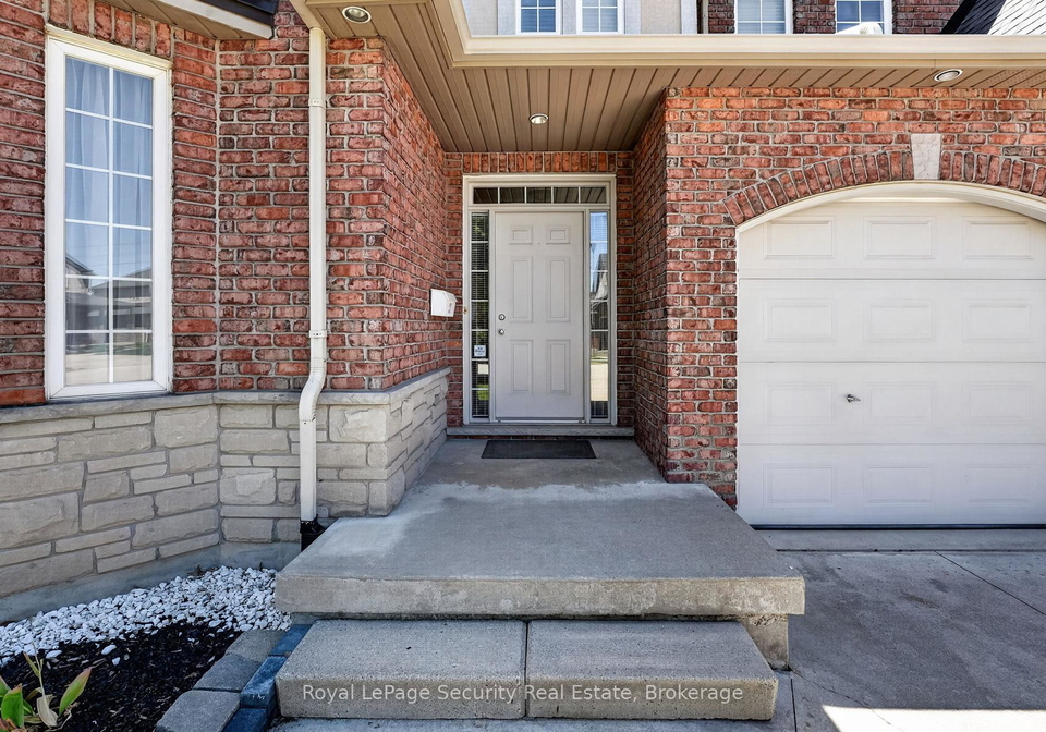 37-fredonia-crescent-st-catharines-ontario-x13162576